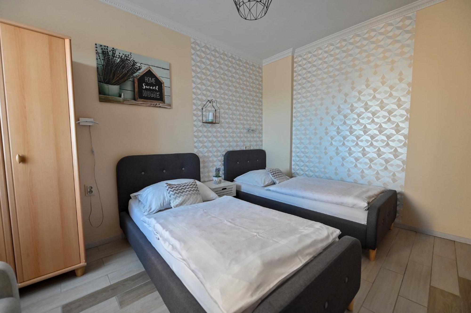 Bellavista 1 Apartman Eger Bagian luar foto